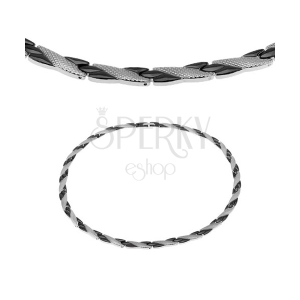 Ocelový náhrdelník, šikmé linie černé a stříbrné barvy, hadí vzor, magnety