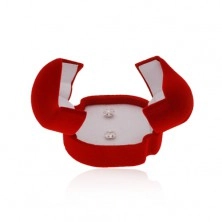 Sametová krabička červené barvy na dva prsteny nebo náušnice, zahnuté kapky