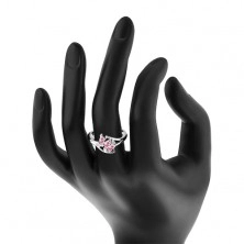Prsten s rozdělenými rameny stříbrné barvy, tři barevná broušená zrnka