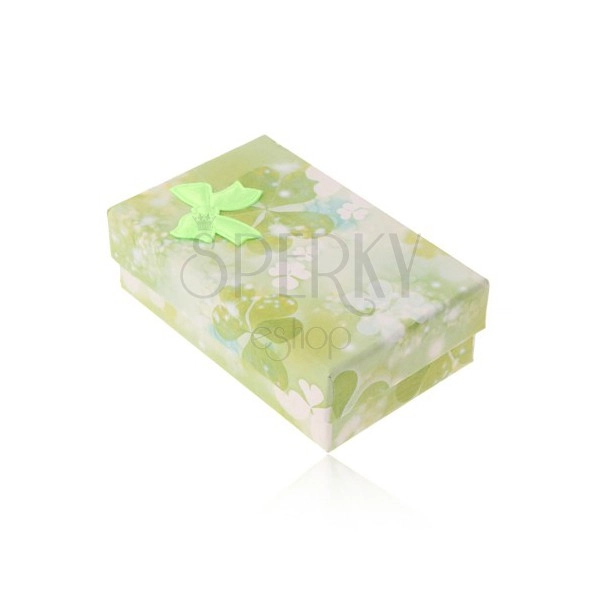 Papírová krabička na soupravu nebo řetízek, motiv zelených a bílých trojlístků