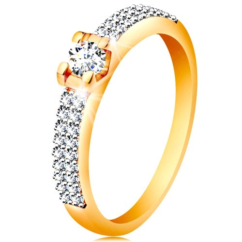 Zlatý 14K prsten - třpytivá ramena, kulatý čirý zirkon v hranatém kotlíku - Velikost: 50