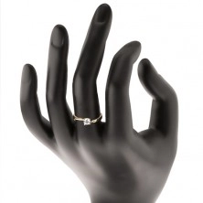 Prsten ze 14K zlata - zúžená ramena, blýskavý čirý zirkon v lesklém kotlíku
