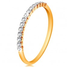 Zlatý 14K prsten - pás třpytivých čirých zirkonků, lesklá ramena