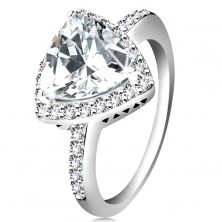 Stříbrný prsten 925, čirý trojúhelníkový zirkon, blýskavý lem, výřezy