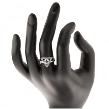 Stříbrný 925 prsten - zirkonový obrys trojúhelníku, kulatý čirý zirkon uprostřed