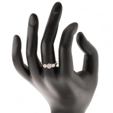 Zlatý prsten 585 - tři blýskavé květy z čirých zirkonů, tenká lesklá ramena