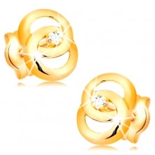 Náušnice ve žlutém 14K zlatě - dva propojené prstence, briliant uprostřed