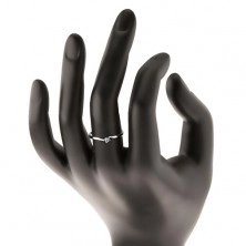 Zásnubní prsten v bílém 14K zlatě - čirý zirkon, úzká zahnutá ramena