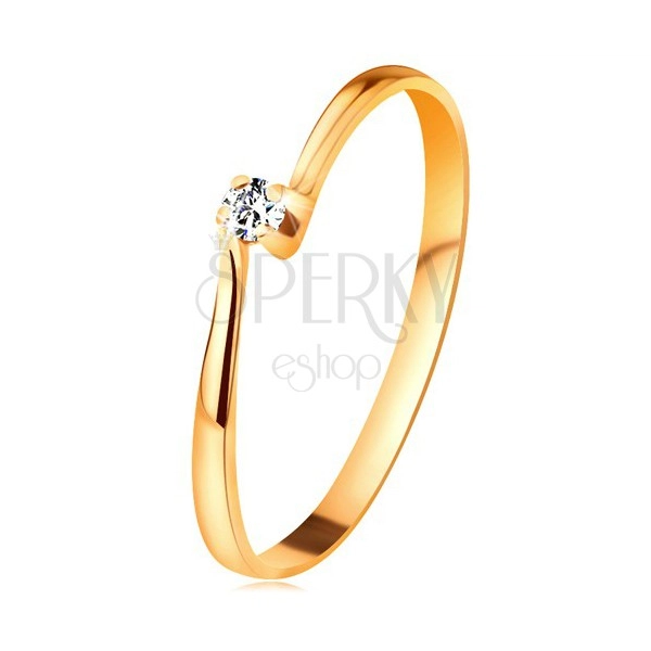 Zásnubní prsten ze žlutého 14K zlata - zirkon v kotlíku mezi zúženými rameny