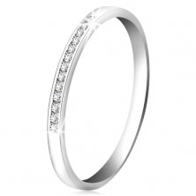 Briliantový prsten z bílého 14K zlata - blýskavá linie drobných čirých diamantů