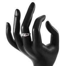 Stříbrný 925 prsten, růžové zirkonové srdce, rozdělená ramena s ornamenty