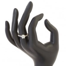 Prsten ve 14K zlatě - třpytivý čirý zirkon v ozdobném kotlíku, zirkonová ramena