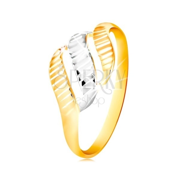 Zlatý prsten 585 - tři vlnky ze žlutého a bílého zlata, blýskavé zářezy