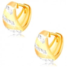 Zlaté 14K náušnice - matný rozšířený oblouk, blýskavé pásy z bílého zlata