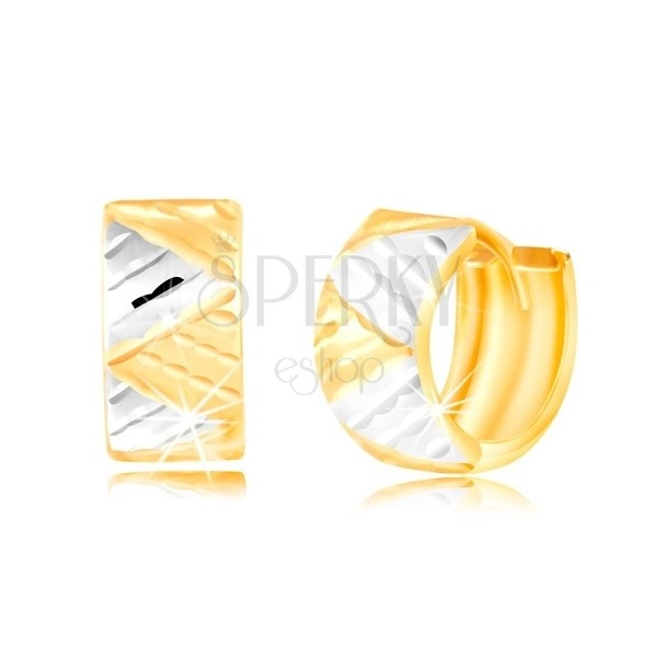Náušnice ve 14K zlatě - širší kroužek s trojúhelníky z bílého a žlutého zlata