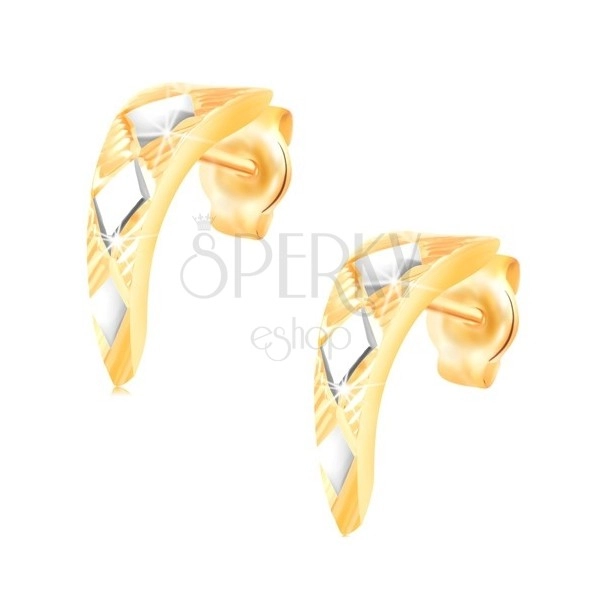 Zlaté 14K náušnice - lesklý zúžený oblouk s kosočtverci z bílého zlata