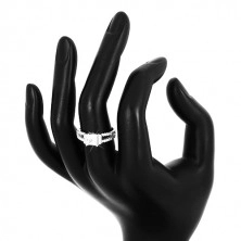 Stříbrný 925 prsten - třpytivý čtvercový zirkon, rozdvojené zirkonové linie