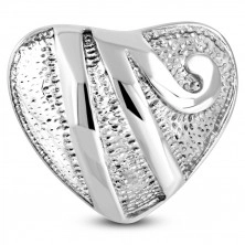 Ocelový prsten - symetrické srdce s drobnými zářezy, lesklé pásy a spirála
