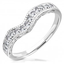 Ocelový prsten ve stříbrném barevném odstínu - zvlněná linie vykládaná zirkony