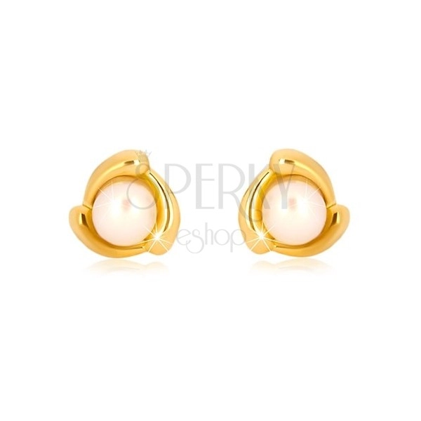 Náušnice ze žlutého zlata 375 - slzičkovitý trojúhelník a sladkovodní perla, puzetky
