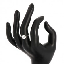 Zásnubní prsten ze stříbra 925 - úzká ramena, trojúhelníky a zirkon, 7 mm