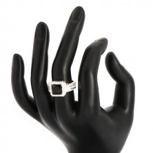 Stříbrný prsten 925 - černý zirkonový čtverec, čirý zirkonový lem a ramena