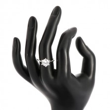 Stříbrný prsten 925 - úzká ramena, trojúhelníky a transparentní zirkon, 8 mm