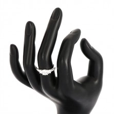 Zásnubní prsten ze stříbra 925 - tři kulaté zirkony, lesklá ramena se zirkonky