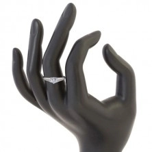 Stříbrný prsten 925 - čirý kulatý zirkon, proužek menších zirkonů na ramenech