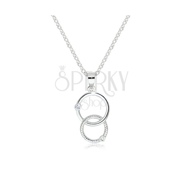 Lesklý náhrdelník ze stříbra 925 - dva propletené obrysy kruhů se zirkony čiré barvy