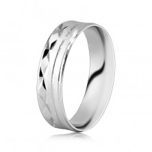 Prsten z 925 stříbra - povrch s diagonálním vroubkováním, zářezy ve tvaru X, tenké linie