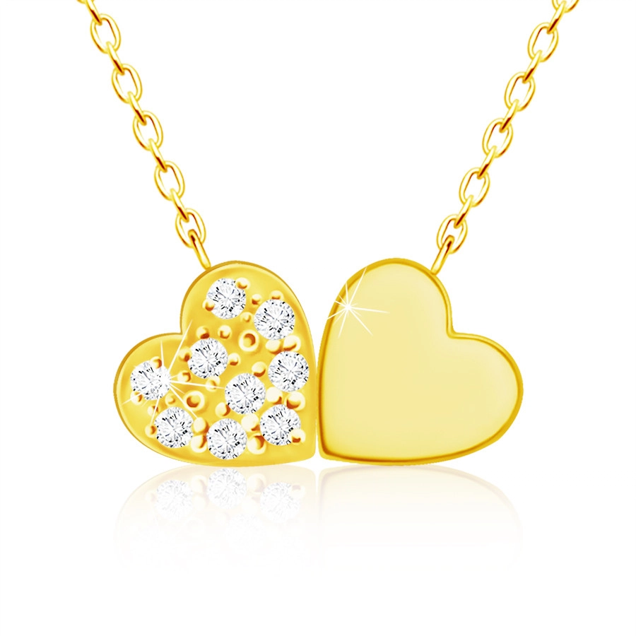 Levně Diamantový náhrdelník ze žlutého 14K zlata - spojená malá srdce, čiré brilianty