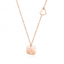 Ocelový náhrdelník, měděná barva - tenký řetízek, známka s nápisem "Falling in love for real"