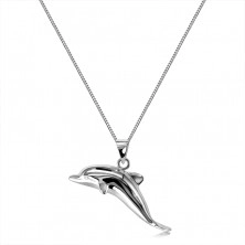 Stříbrný 925 náhrdelník - přívěsek ve tvaru plavajícího delfína, zrcadlově lesklý povrch