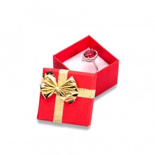 Červená dárková krabička na prsten - matný strukturovaný povrch, mašle zlaté barvy