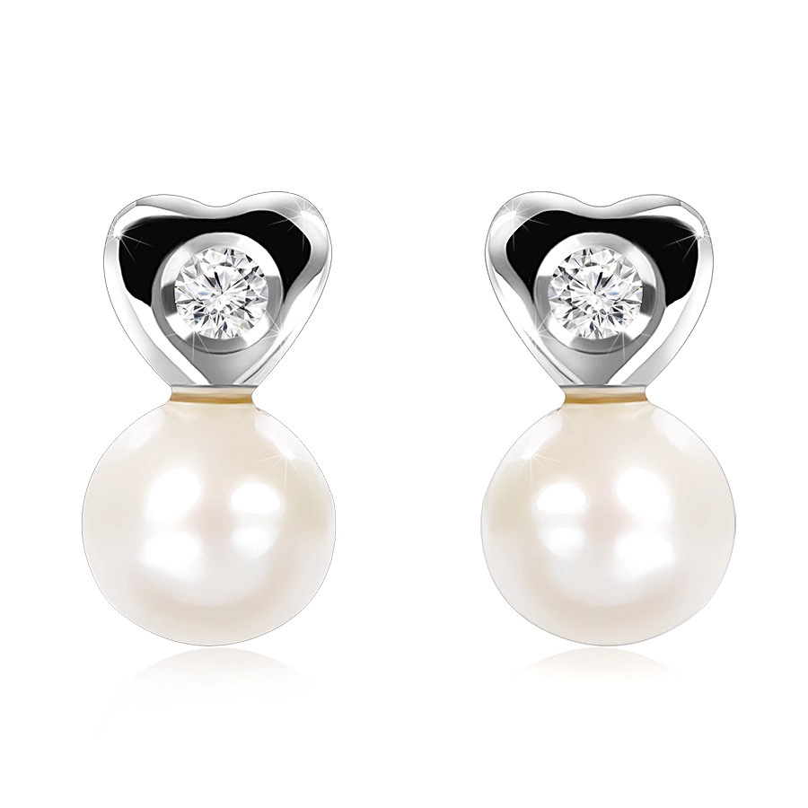Levně Diamantové náušnice z bílého 9K zlata - drobné srdce, čirý briliant, hladká perla