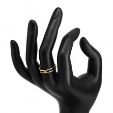 Zlatý 14K prsten - otevřená linie ramen, zdobený zirkonem