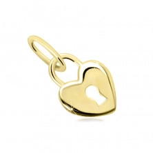 Zlatý 9K přívěsek ve žlutém provedení - zámek s obrysem srdce a výřezem ve tvaru klíčové dírky