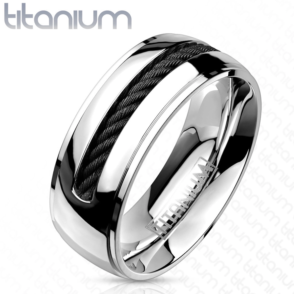 Široký titanový prsten - obroučka stříbrné barvy, točený pásek uprostřed - Velikost: 62