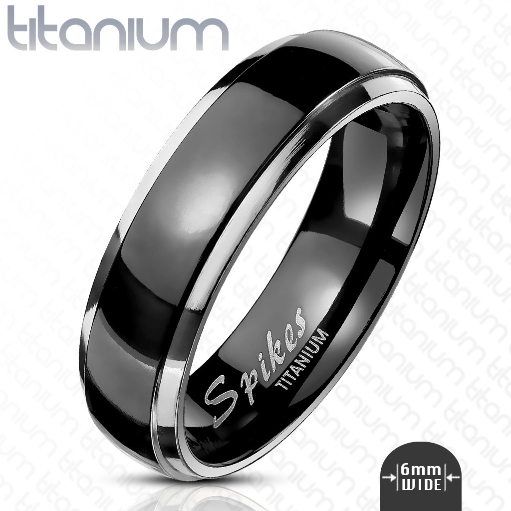 Prsten z titanu - hladká obroučka s vystupujícím černým středem a okraji ve stříbrné barvě, 6 mm - Velikost: 52