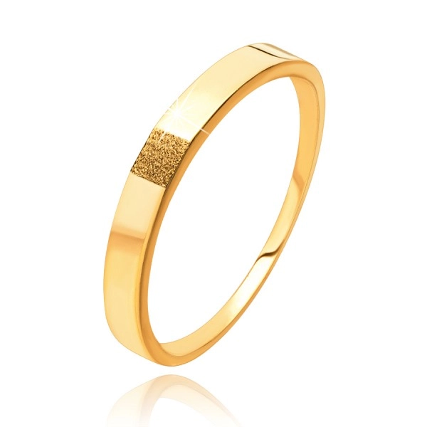 Zlatý prsten 585 - obdélník se strukturovaným povrchem, hladká ramena