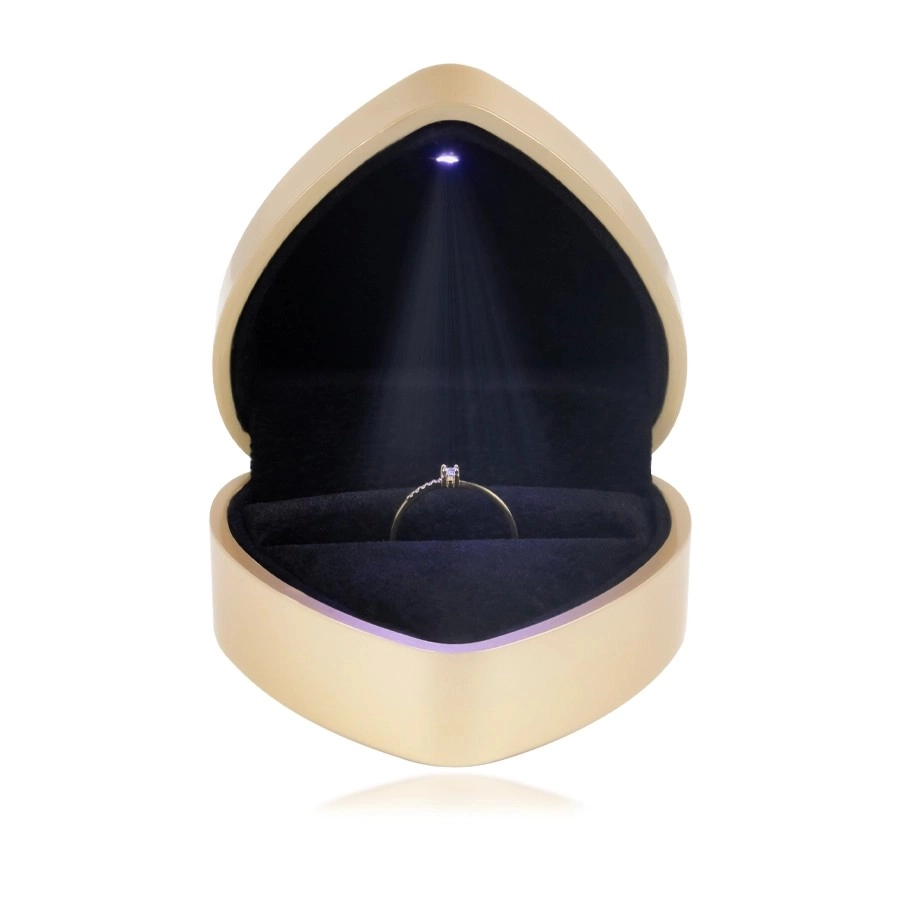 Levně Dárková krabička LED na prstýnky - srdce, lesklá zlatá barva
