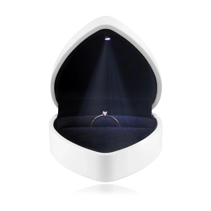 Krabička na prstýnky s LED světlem - srdce, lesklá bílá, černý polštářek