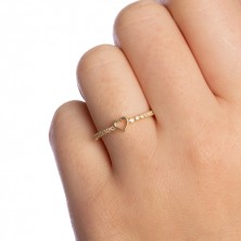 Zlatý prsten ze 14karátového žlutého zlata - obrys srdce, čiré zirkonové květy