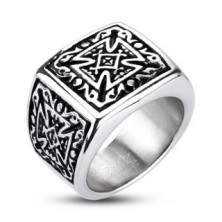 Ocelový stříbrný prsten - pečetní, patinovaný maltézský kříž