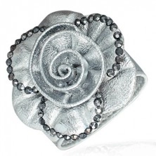 Dekorativní kožený náramek - růže, stříbrný