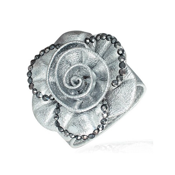 Dekorativní kožený náramek - růže, stříbrný