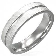 Ocelový prsten s lesklou rýhou uprostřed a matným okrajem