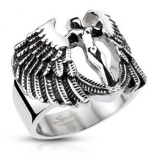 Mohutný ocelový prsten - postava anděla s křídly, patinovaný