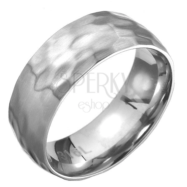 Ocelový prsten - vypouklá obroučka, oválné a obdélníkové prohlubně